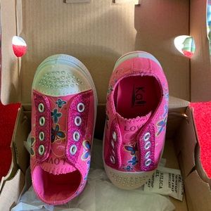 Toddler girls size 7 sneakers